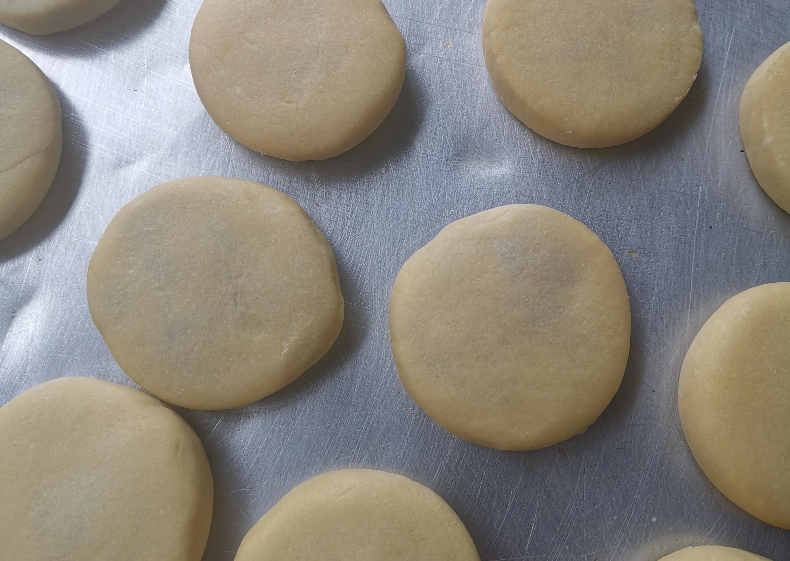 纯手工制作云南鲜花饼,云南正宗鲜花饼的制作过程