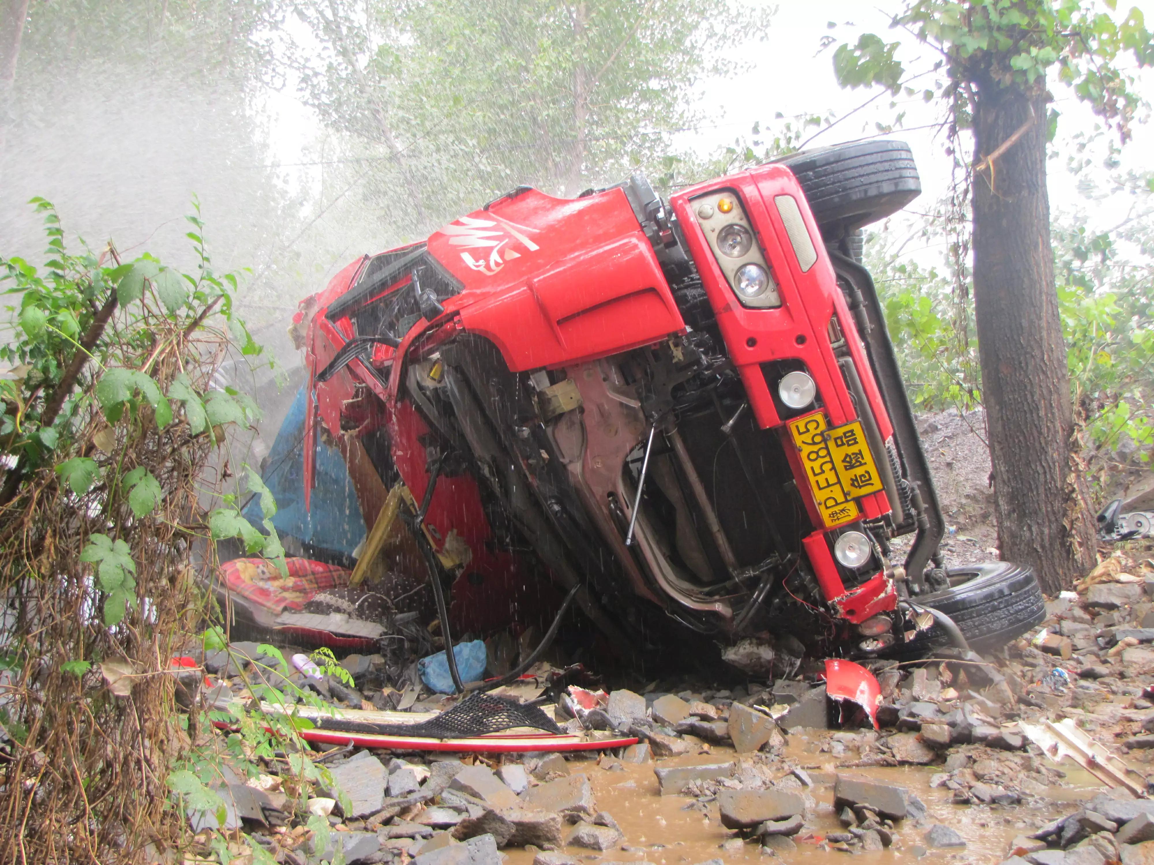 危机发生在省道——《红门记忆》连载之二十四