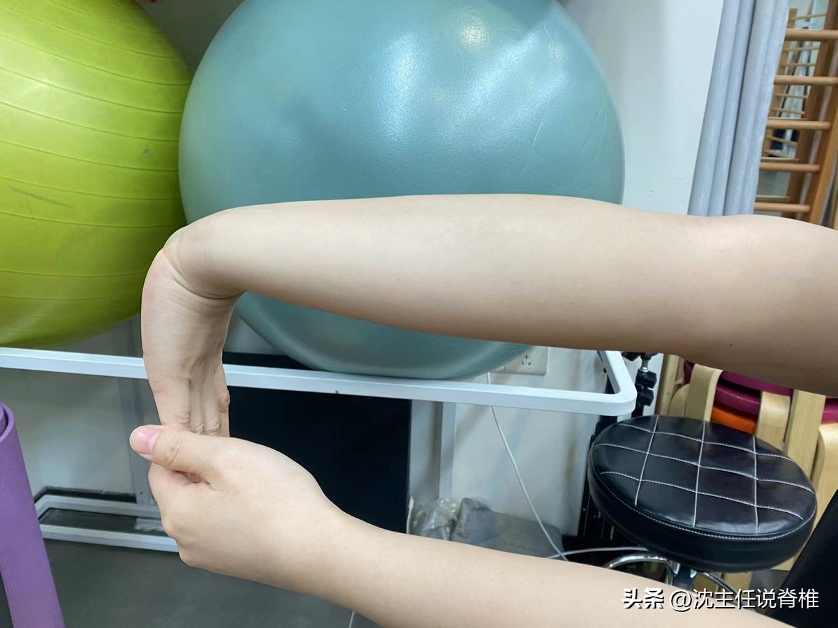手腕扭伤筋疼一使劲就疼按摩手法,按摩手腕哪个穴位可以快速止痛