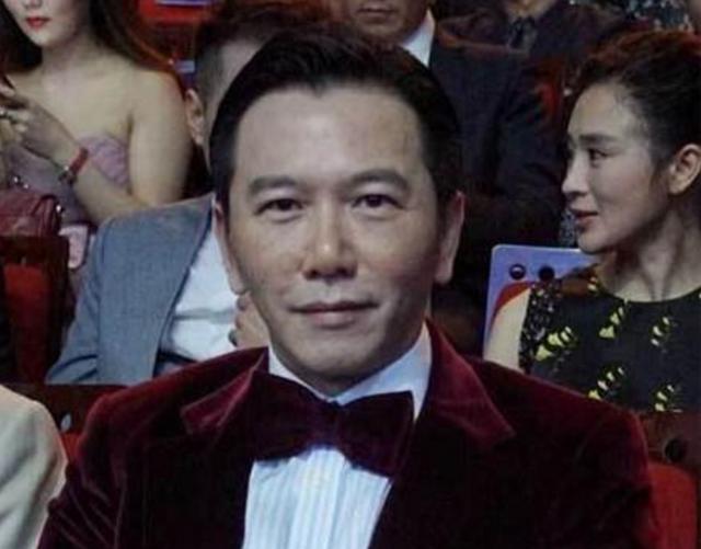 老演员整容脸变形,老年人整容前后照片