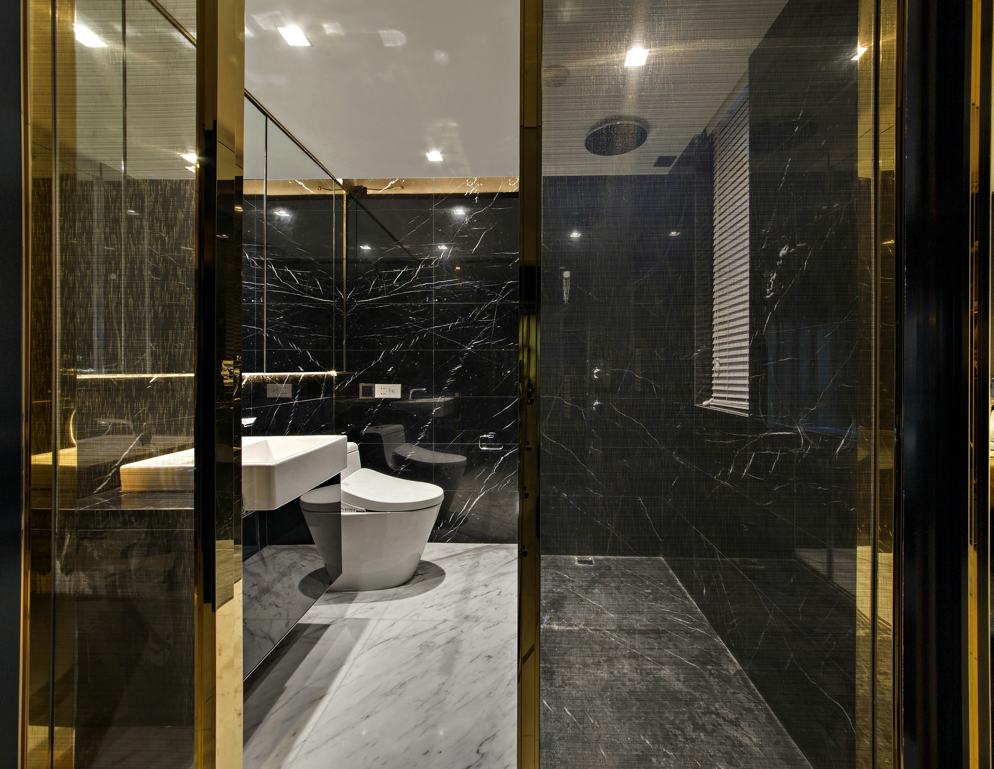 「现代设计风格」DHA香港洪德成设计-YSL精品主题风格样板房