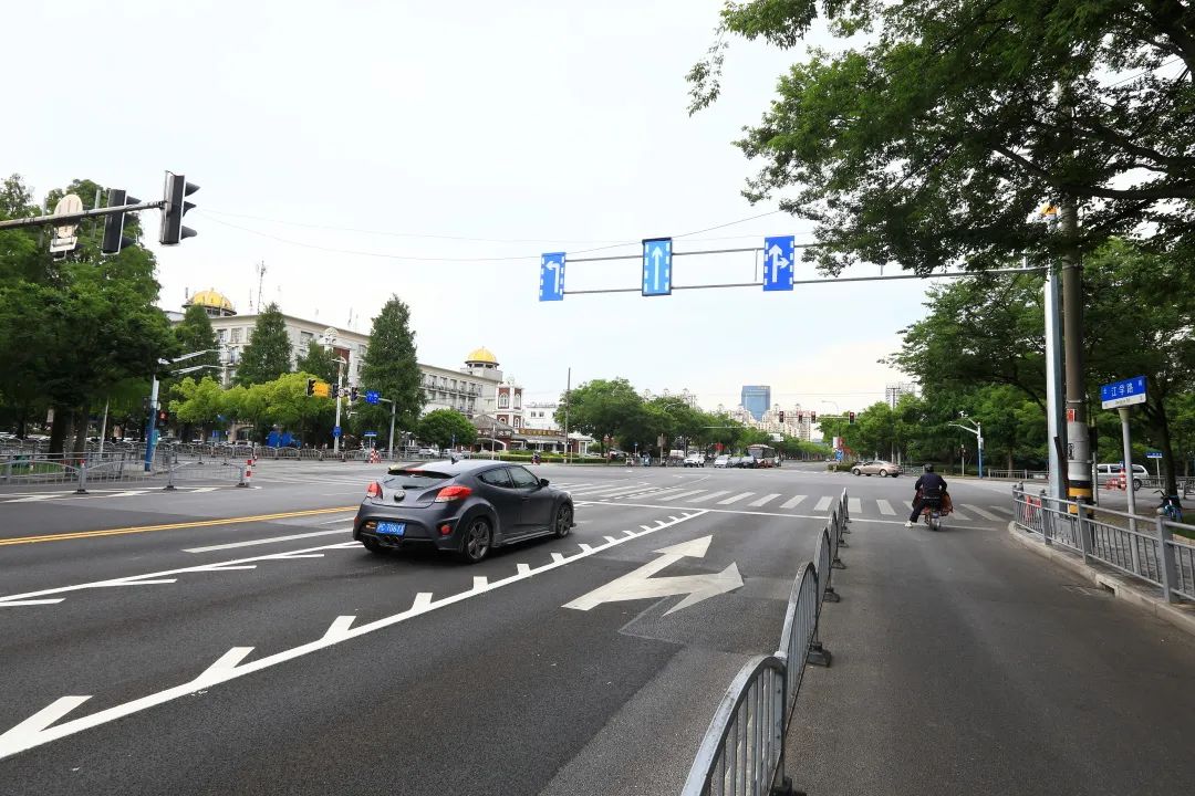 修路路口标线不清楚走错会扣分吗,有标志标线的路口如何通行