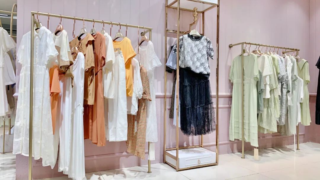 唯弋女装紫色,唯弋女装连衣裙专柜价格