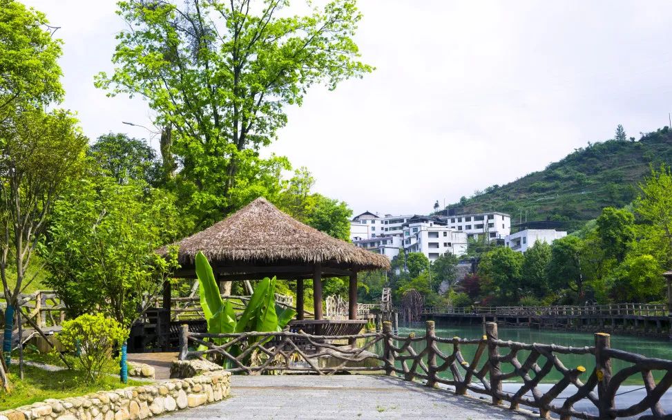 贵州凯里苗寨包吃包住农家乐,贵州黔东南民宿50元一天包吃住