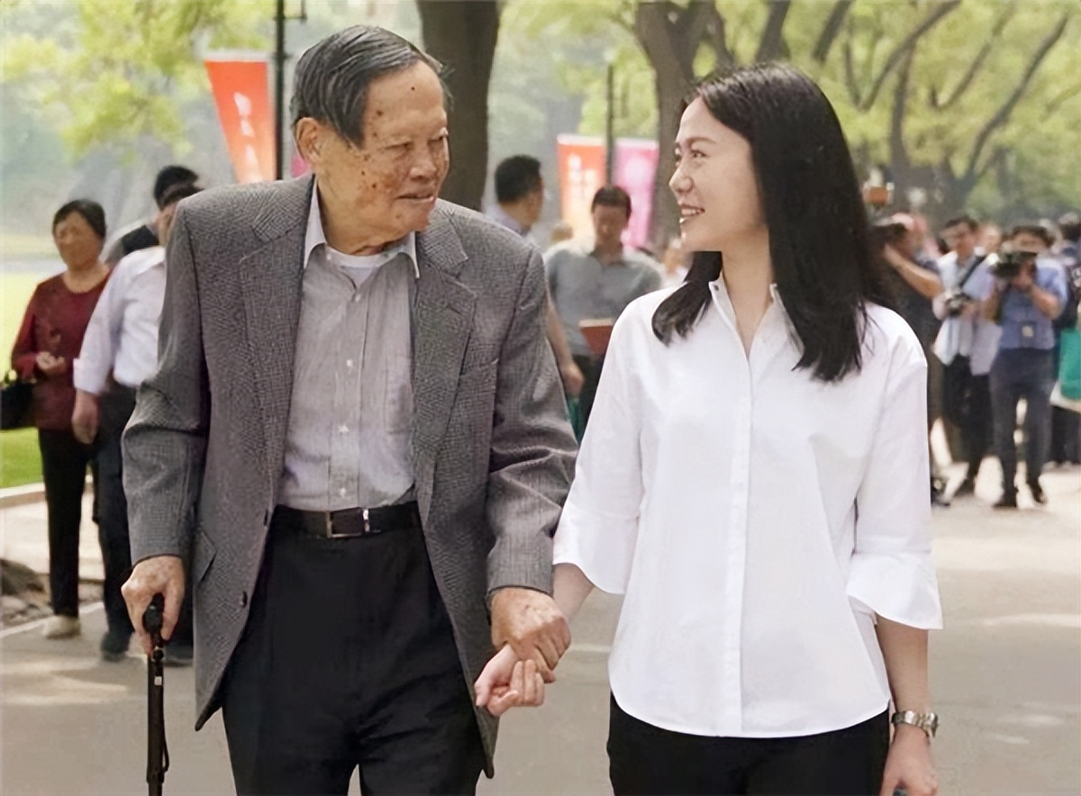 翁帆嫁给杨振宁后父母的态度,翁帆嫁给杨振宁到底值不