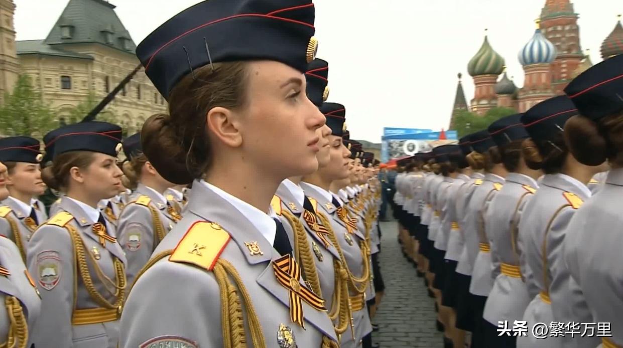 俄罗斯军人打仗工资是多少,俄罗斯军队一年赚多少钱