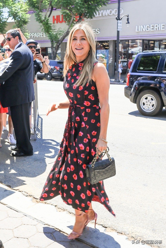 美国明星穿碎花连衣裙,美国明星夏日裙