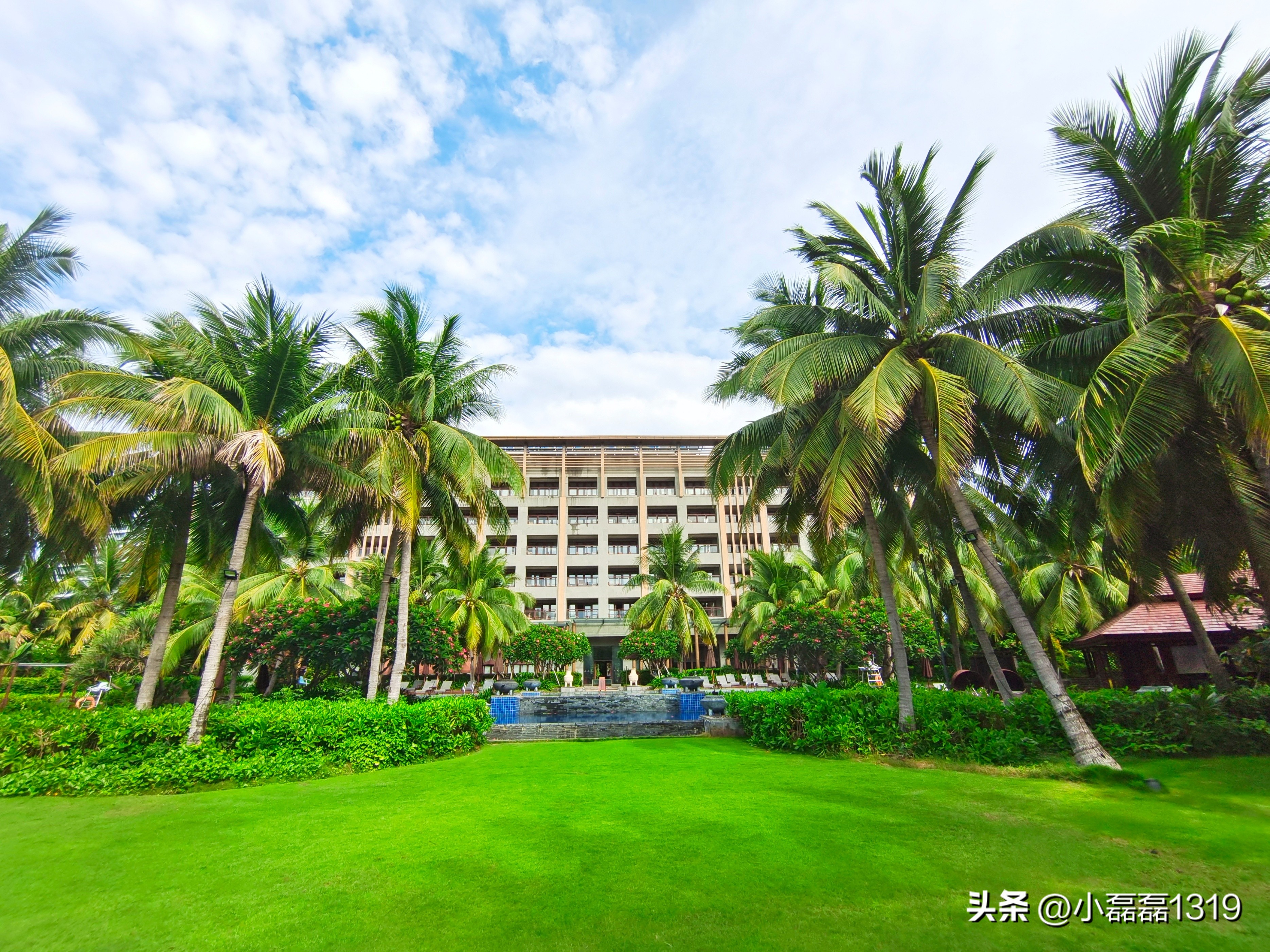 三亚哪些酒店比较好玩呢,三亚嘉佩乐酒店住一晚真实多少钱