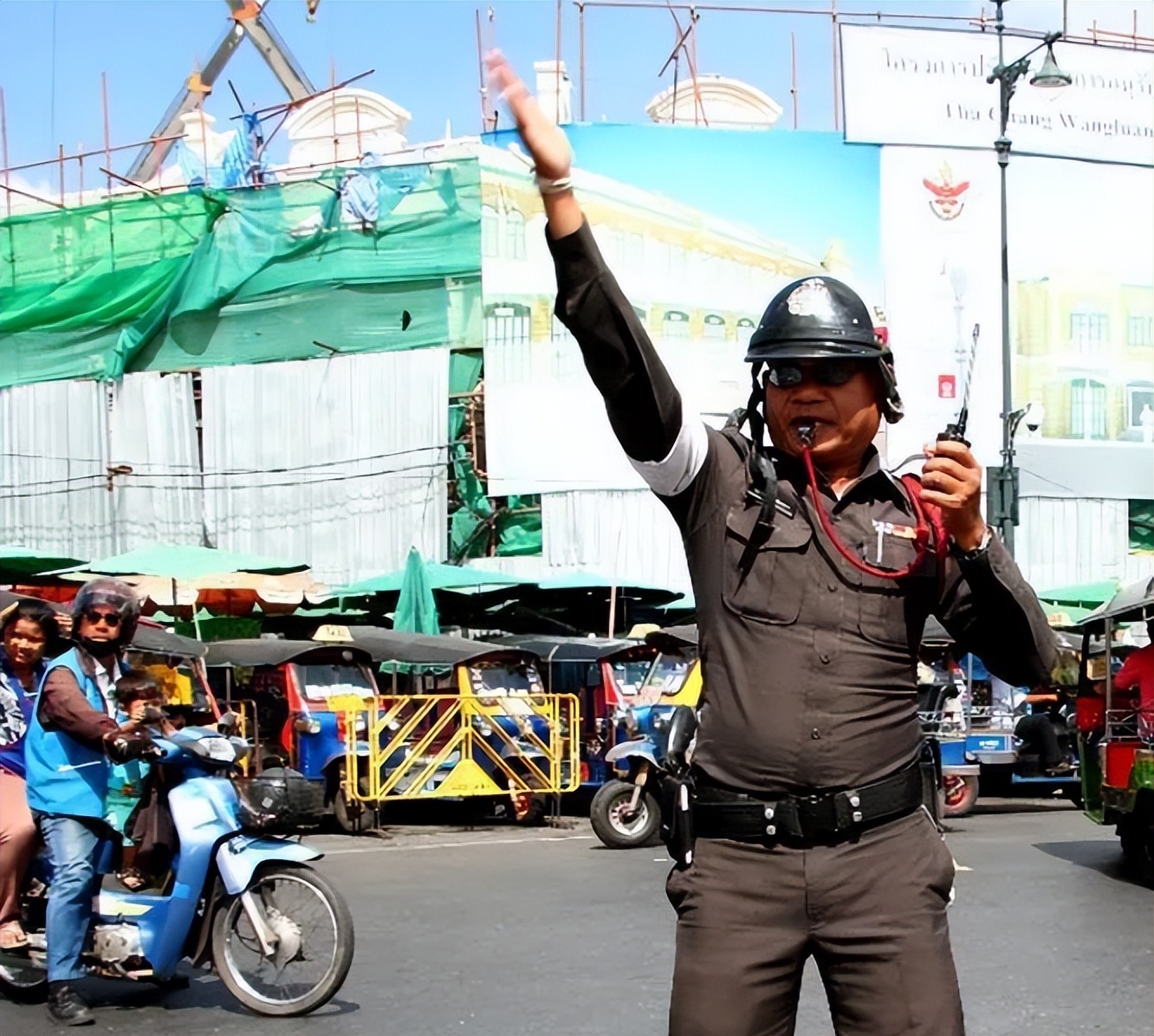 许书标和颜斌生产的红牛饮料,红牛创始人许书标几个儿子