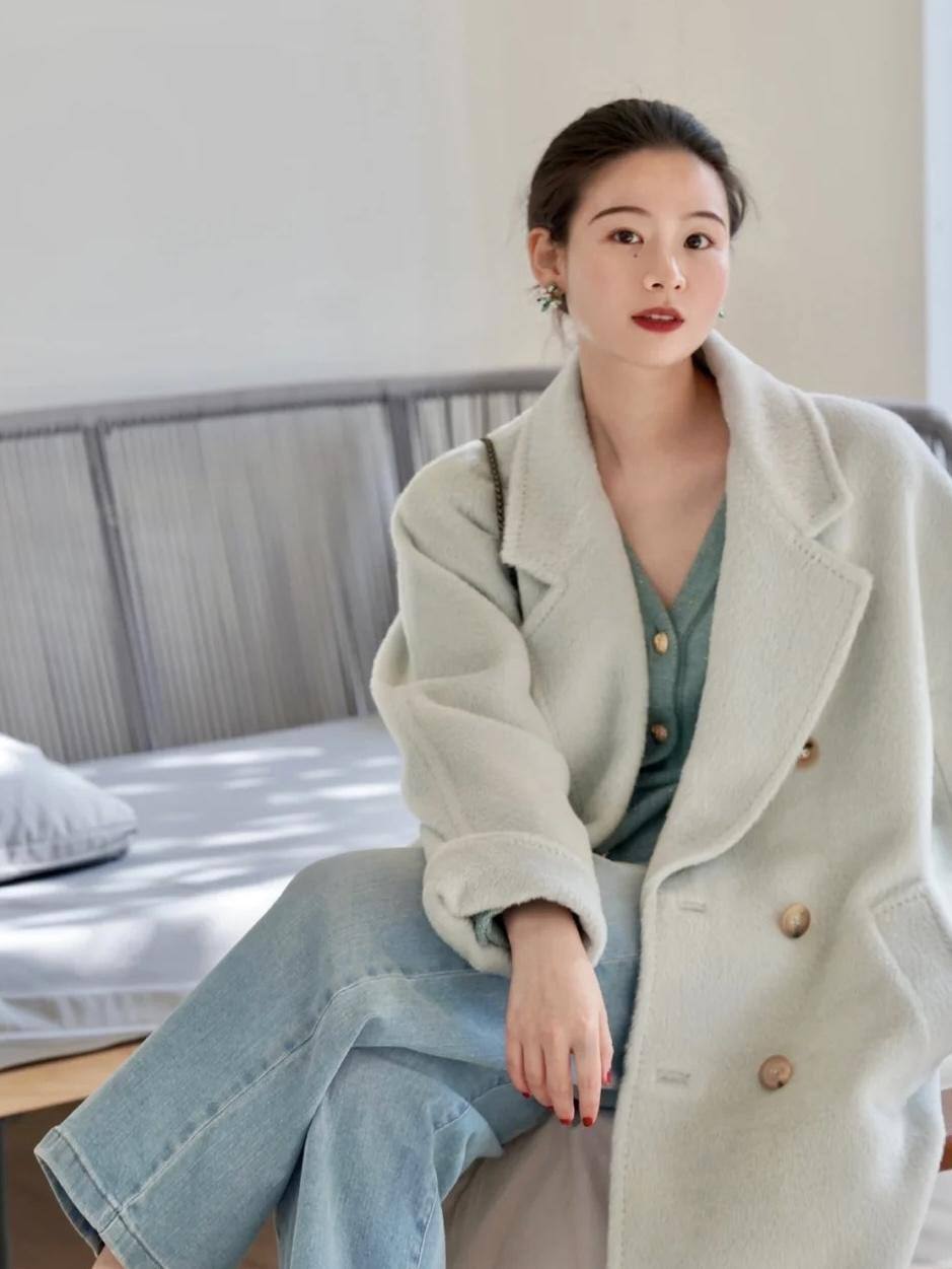 气质时髦女神就靠冬日温暖针织衫,有品位女人衣服