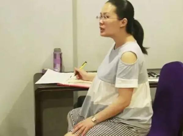 教师穿孕妇装被举报结果,老师穿孕妇装被举报后续处理