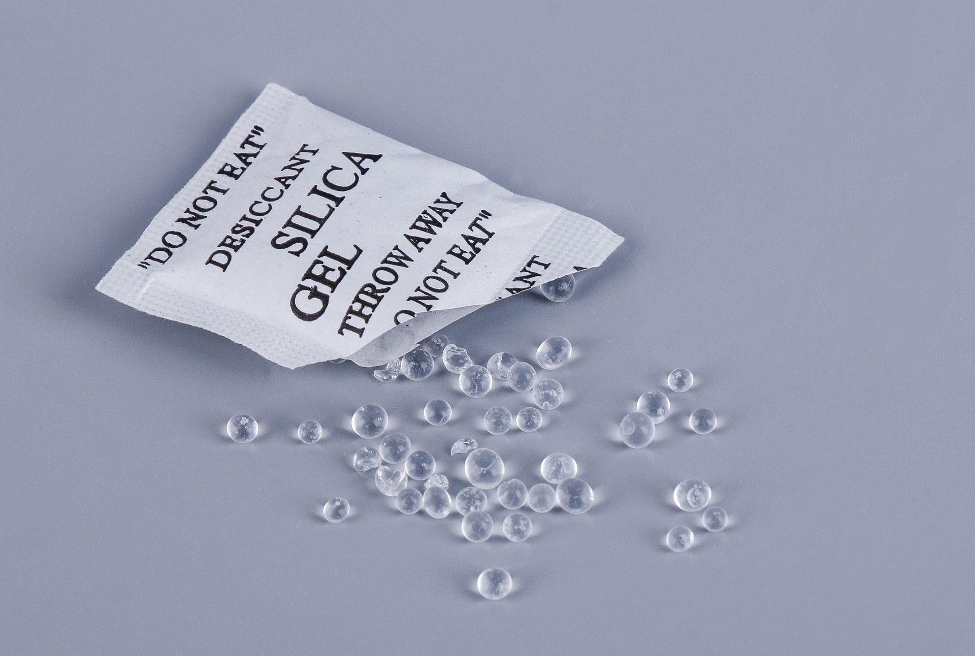 孩子误食了干燥剂有什么后果,小孩子误食了干燥剂会有什么反应