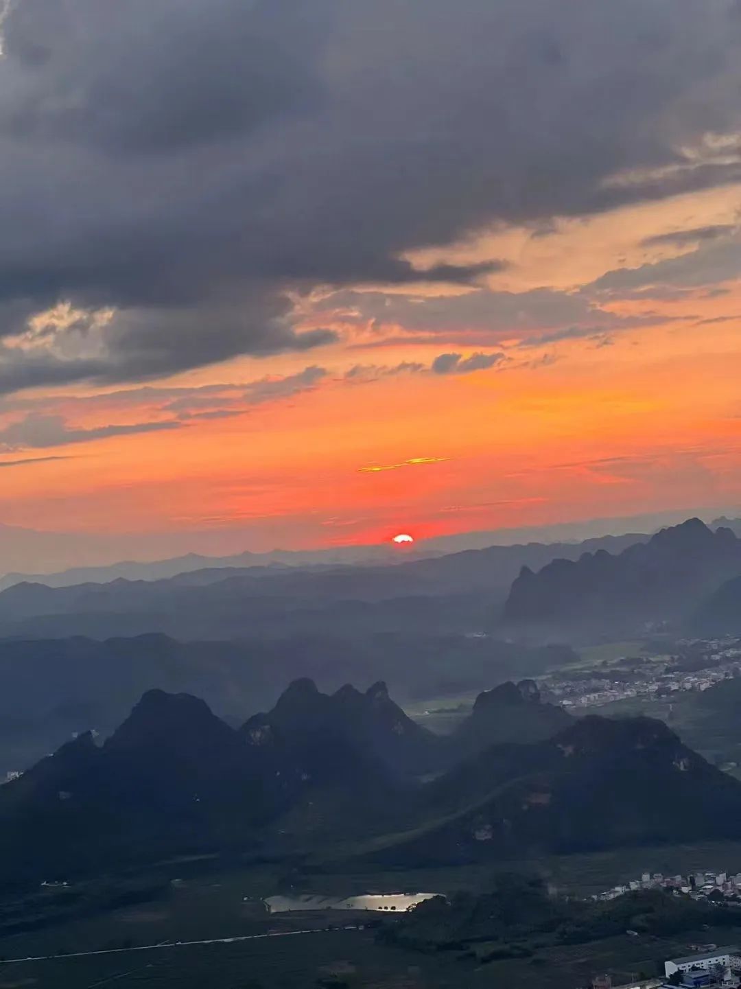 回到小县城朝九晚五,回到朝九晚五的心情说说