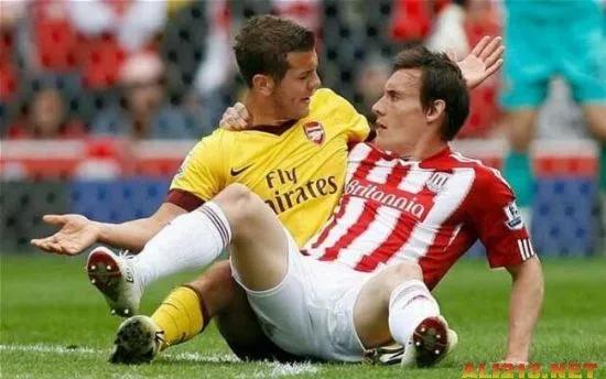 盘点足坛的搞笑迷惑瞬间,世界足球史上最搞笑的瞬间