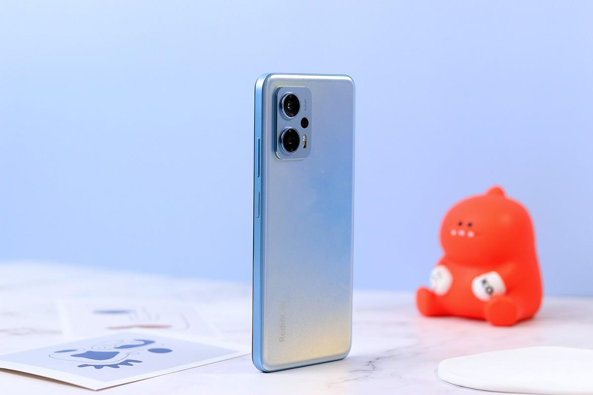 目前最值得买手机是哪一款,2500元最值得买手机