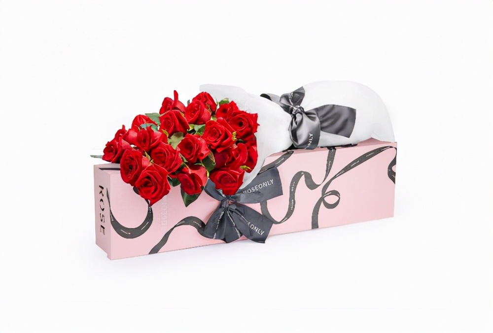 女神节致敬每一位最美巾帼英雄,铿锵玫瑰荣耀绽放致敬中国女兵