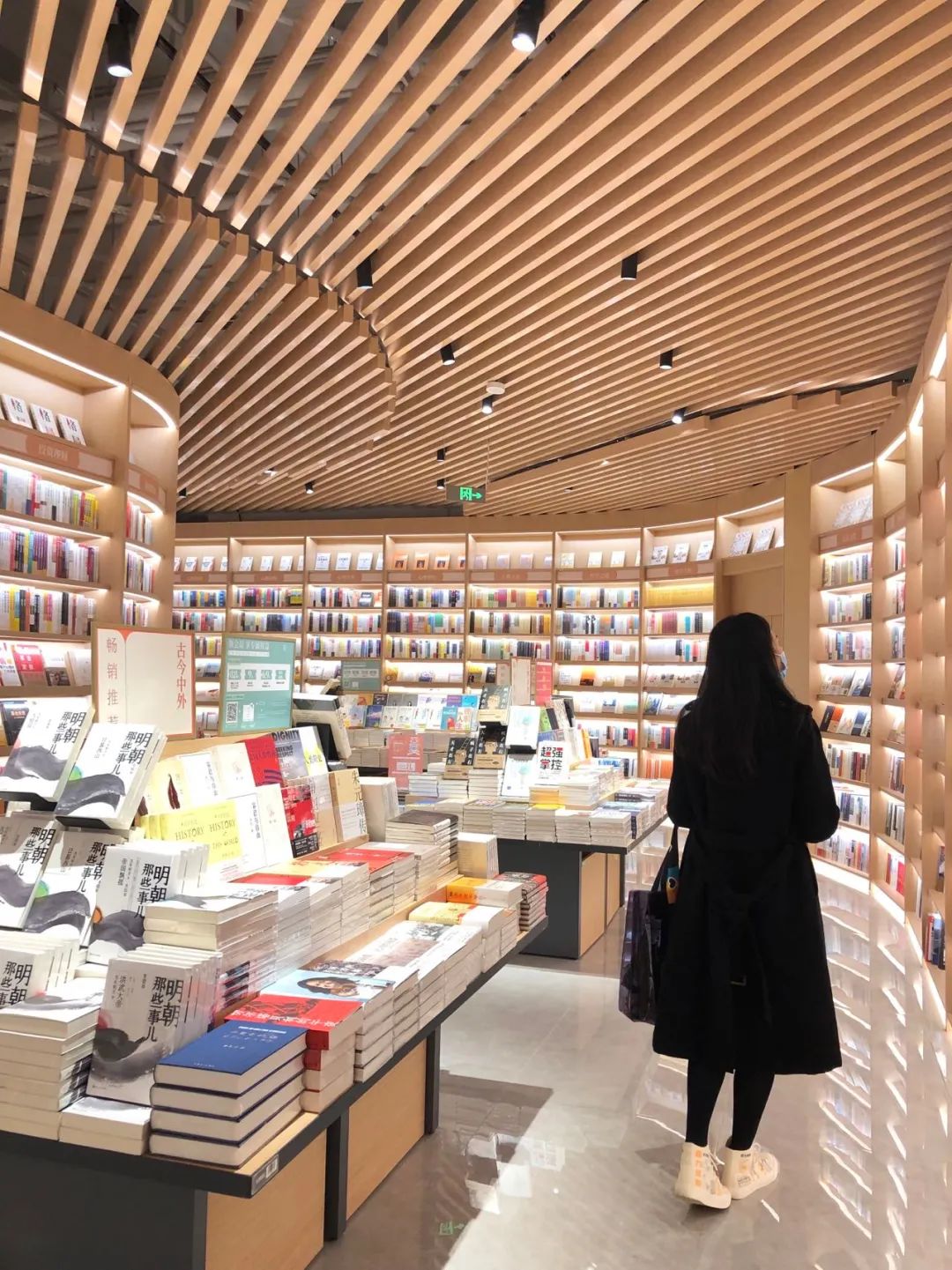 上海龙光蓝鲸世界开业时间,龙光蓝鲸世界临港