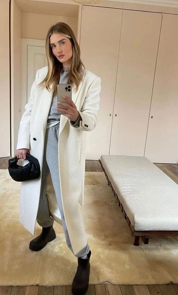 安吉丽娜朱莉大衣,安吉丽娜朱莉的冬季大衣街拍