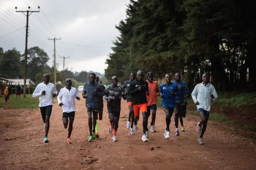 地球上最擅长奔跑的人再次突破极限：拥有最完美跑姿，过极简生活