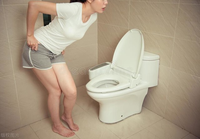 48岁女子最近频繁上厕所，骚味还特别重，医生：都是这个病惹的祸