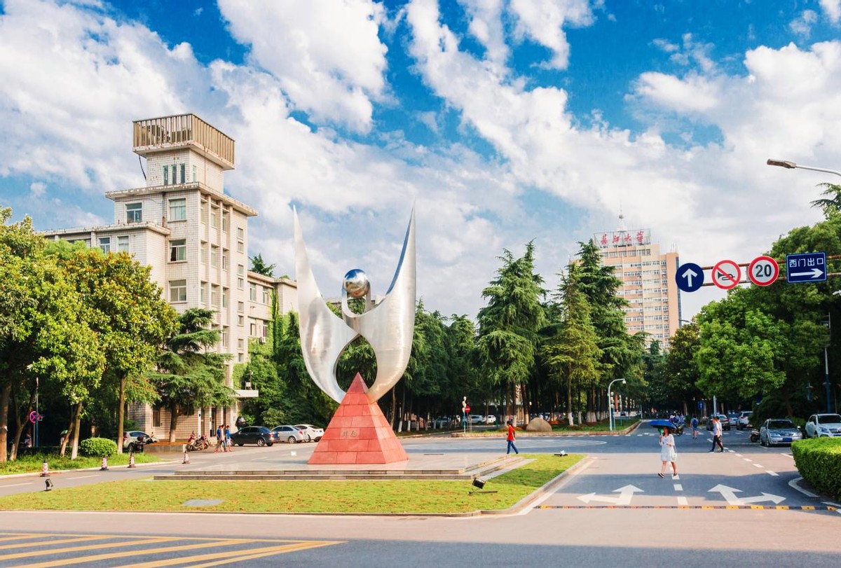 长江大学大数据专业全国排第几,长江大学美术类专业录取分数线