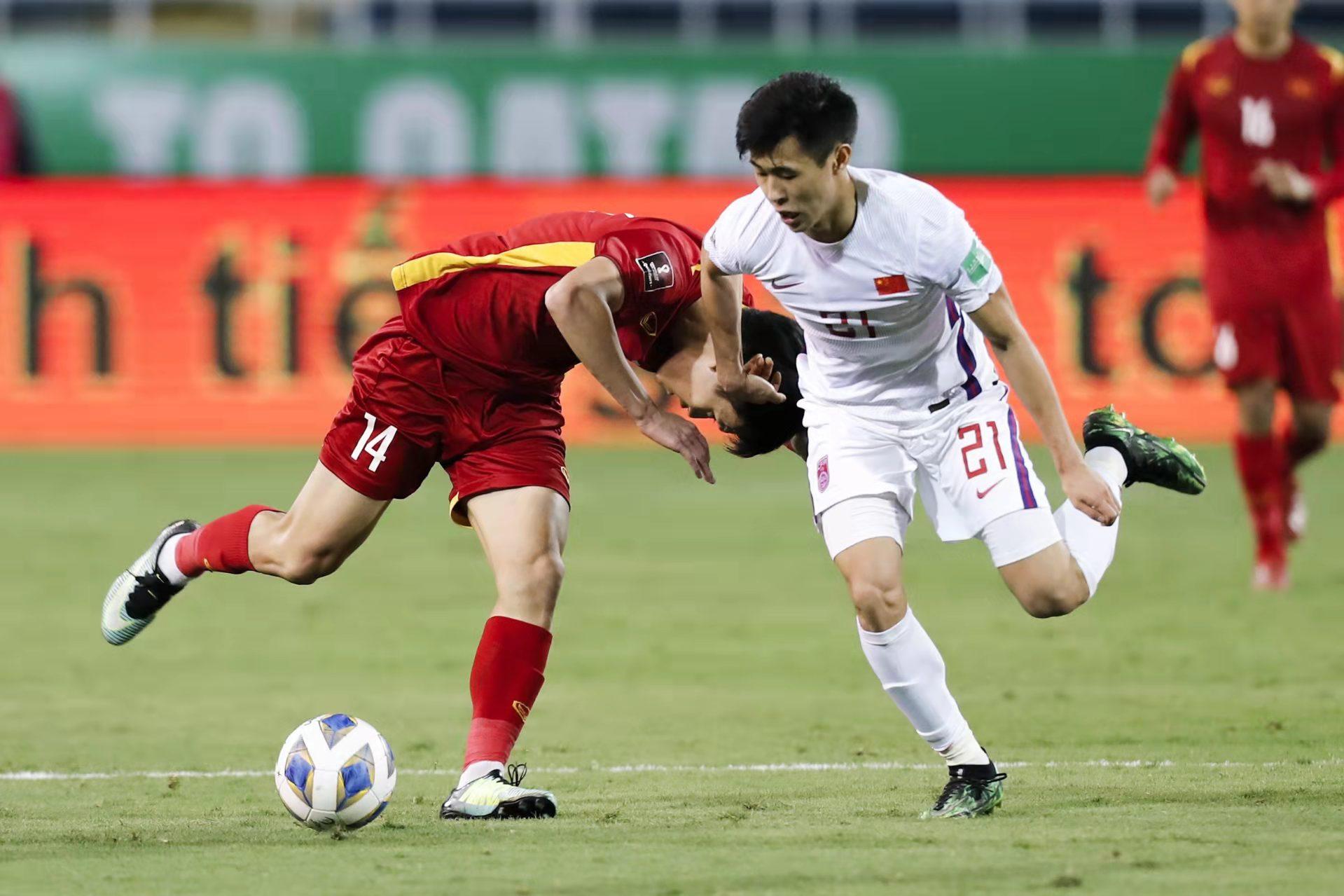 国足1比3越南李霄鹏发言,国足vs越南1比3惨败李霄鹏