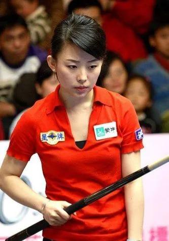 潘晓婷依旧美艳迷人,潘晓婷低调去台球厅