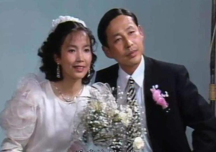 围城方鸿渐和苏文纨的关系,围城中为什么苏文纨会看上方鸿渐