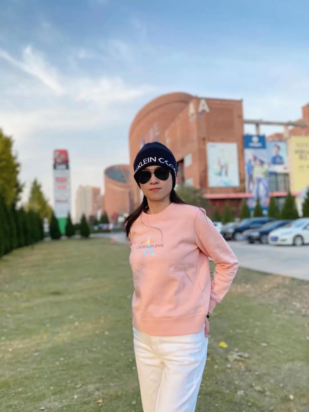 卫衣才是最好的单品,卫衣已过时赫本风