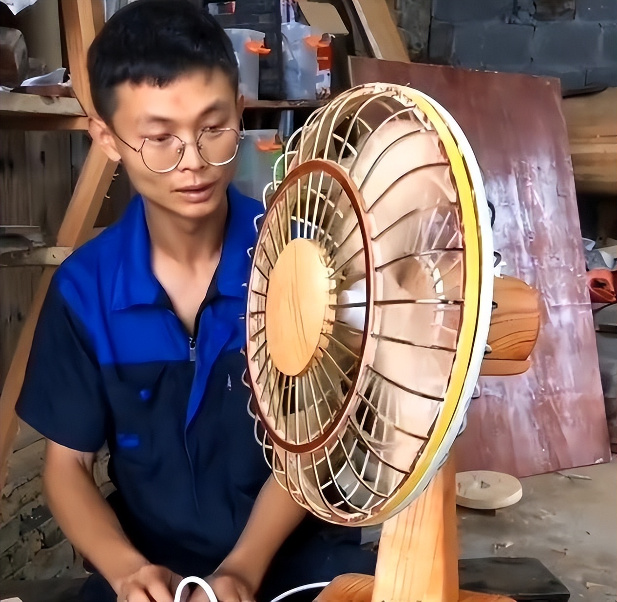 贵州小伙纯手工打造“神州十号”，获央视点赞，网友：这手艺绝了