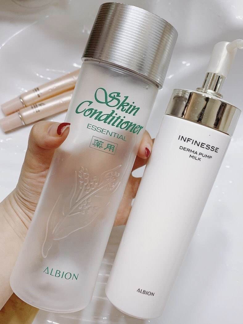 哪些爽肤水超补水适合油皮痘肌,祛痘保湿最好爽肤水