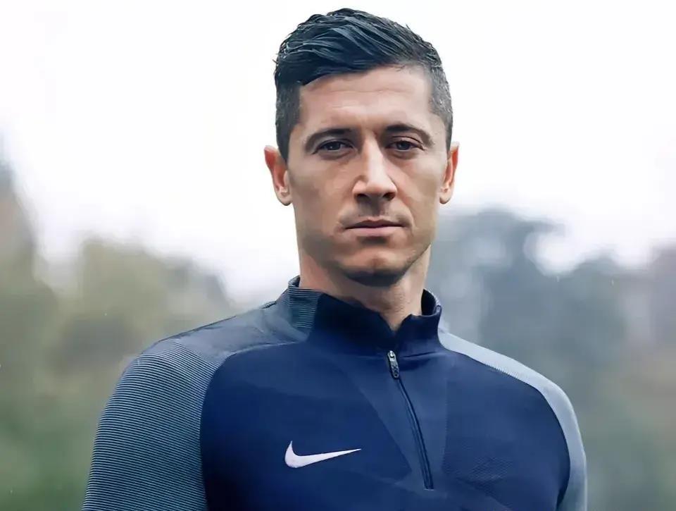 未来球王内马尔姆巴佩,内马尔经典过人姆巴佩