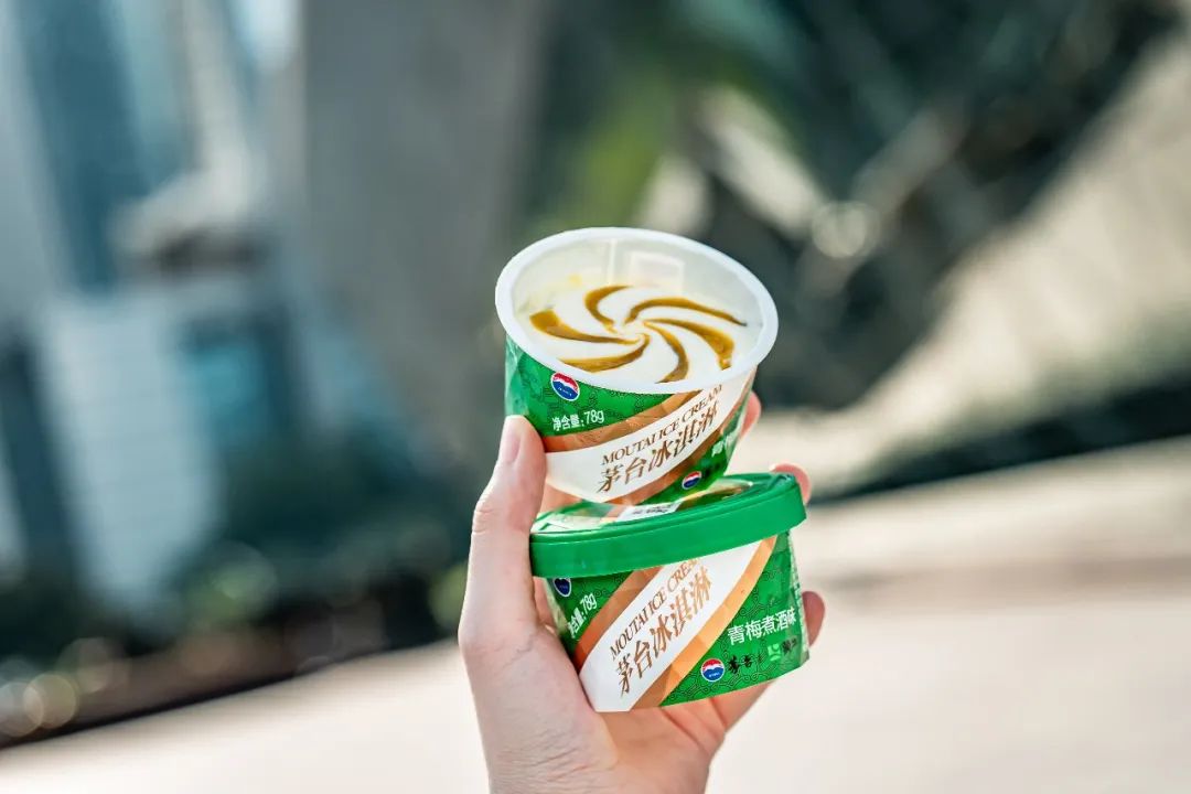 做冰淇淋的茅台，盯的是年轻人的酒柜