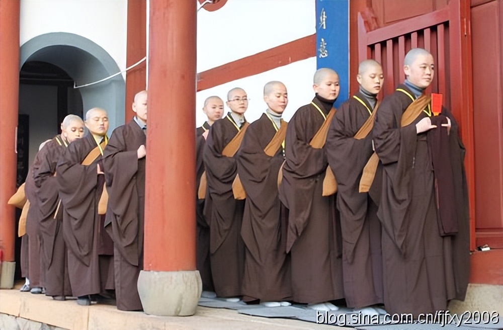 对出家人的称呼有哪些,出家人的称呼有哪些