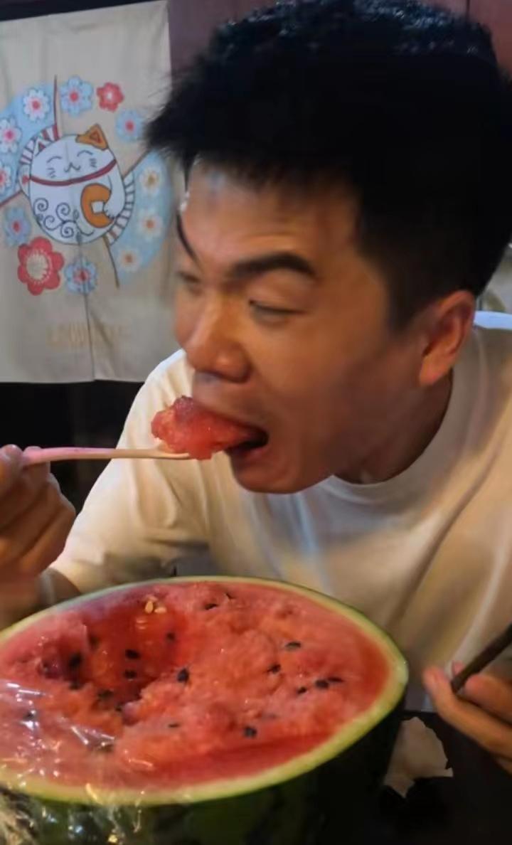 董宇辉谈论足球,董宇辉说足球队