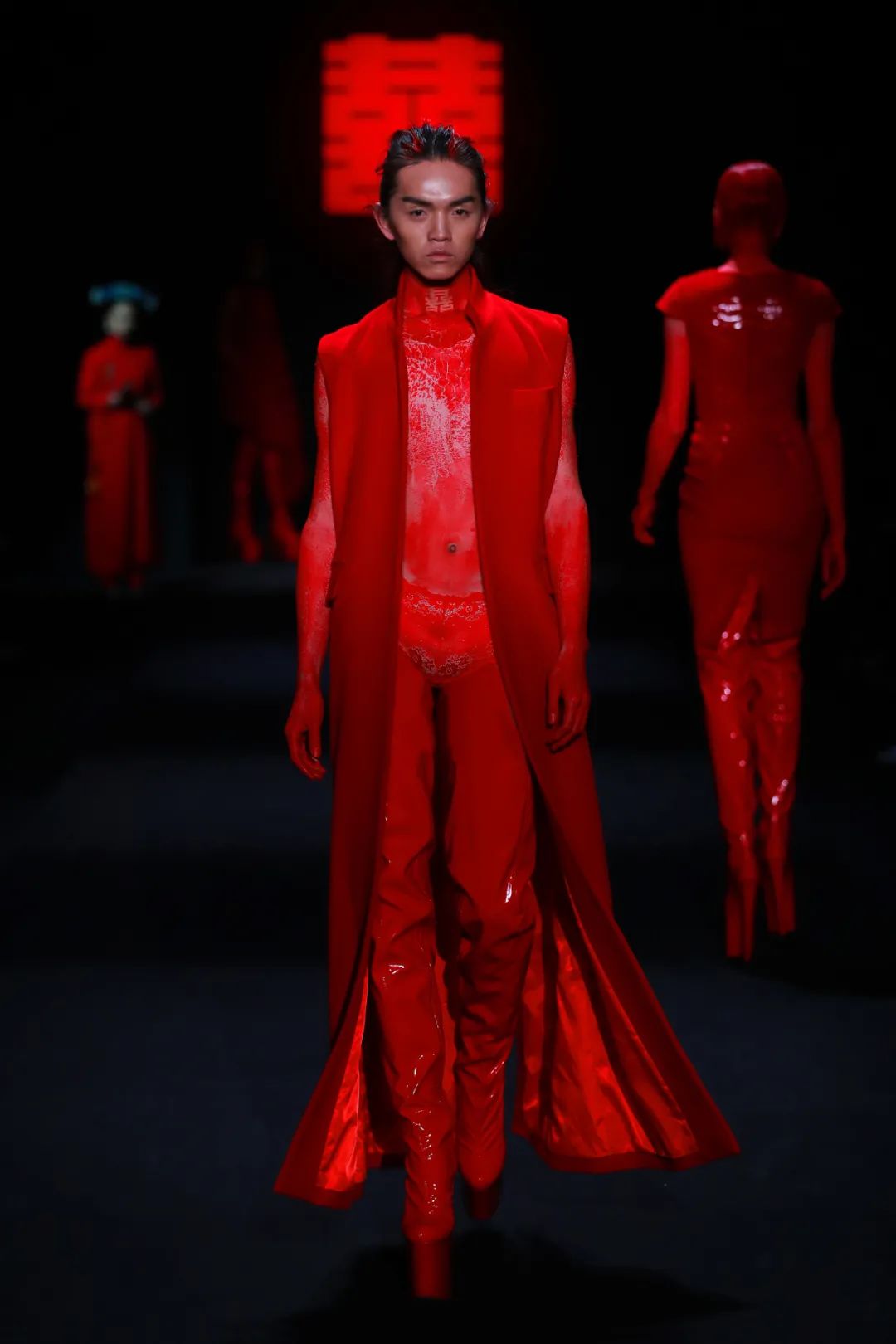 中国时尚娘子军高定服装走秀被世界媒体报道东方女性影响世界时尚