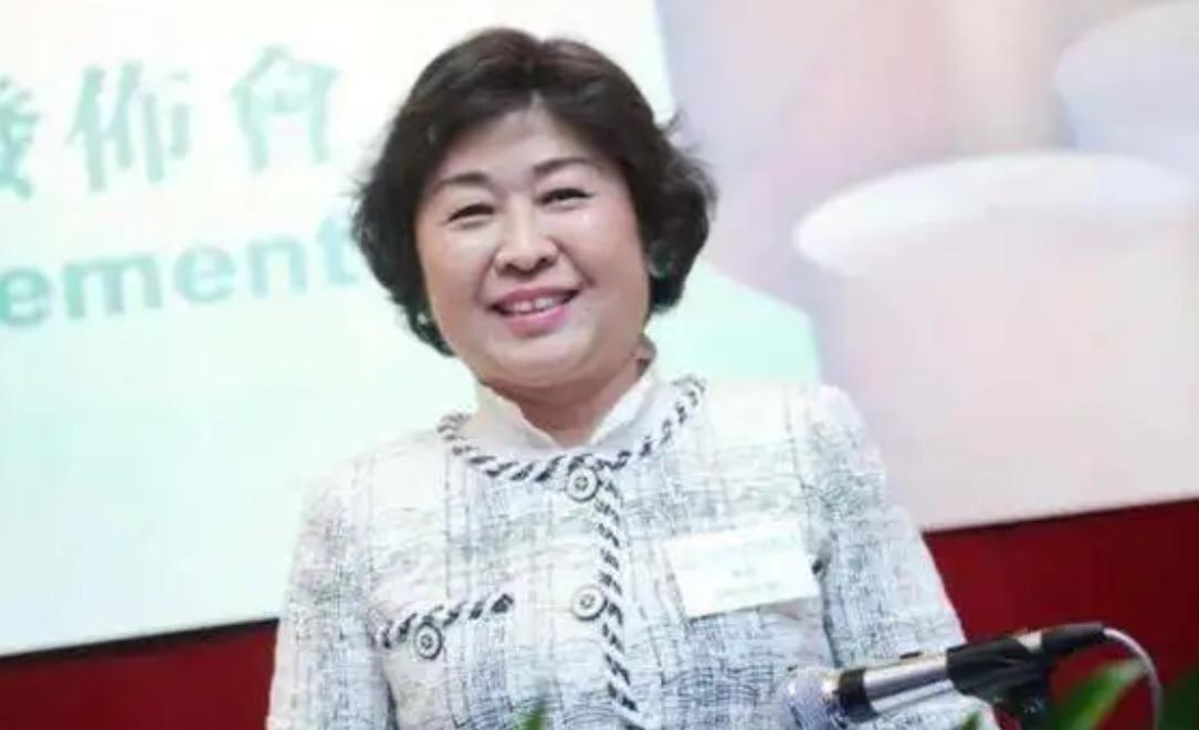 中国第一位女首富的人生,中国80年代第一女首富