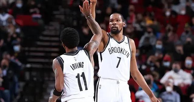 欧文本赛季单核带队,本赛季欧文精彩十佳球