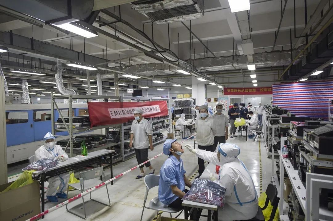 提桶人困在富士康：无班可加，有人绩效仅1元，但多数人选择留下