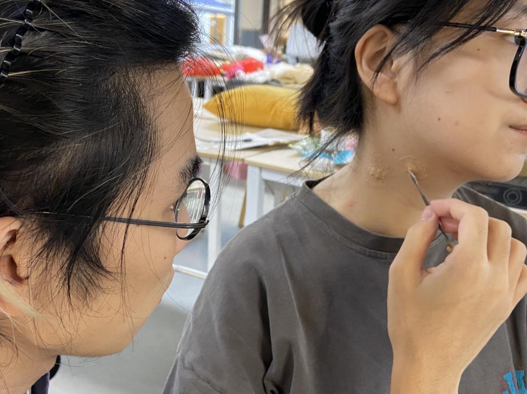 皇艺来了哈哈,我直接拒掉伦艺面试