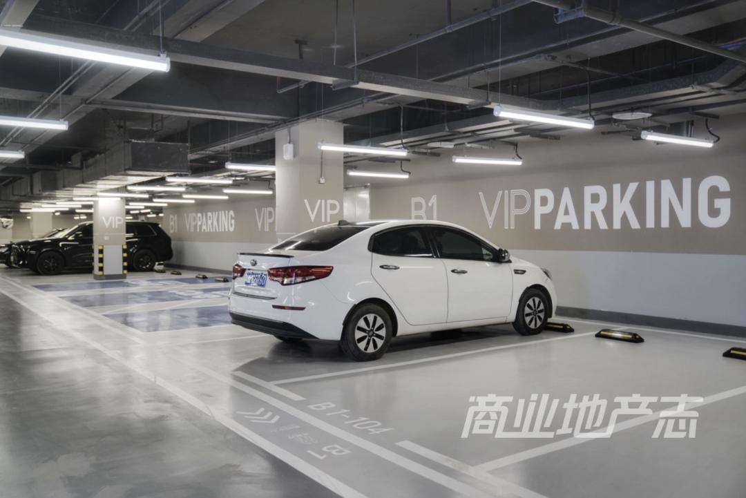 为了提升观察海口万象城的本地化视角,我在海口住了一整周