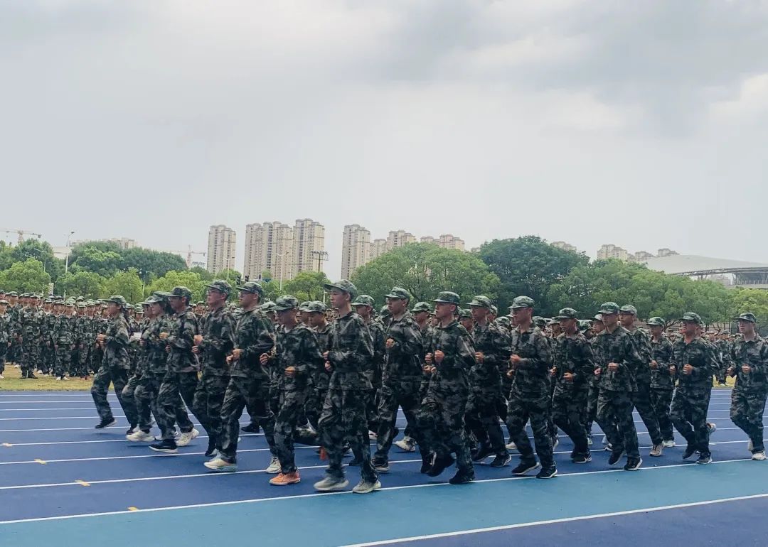 高标准军训,威武霸气的军训