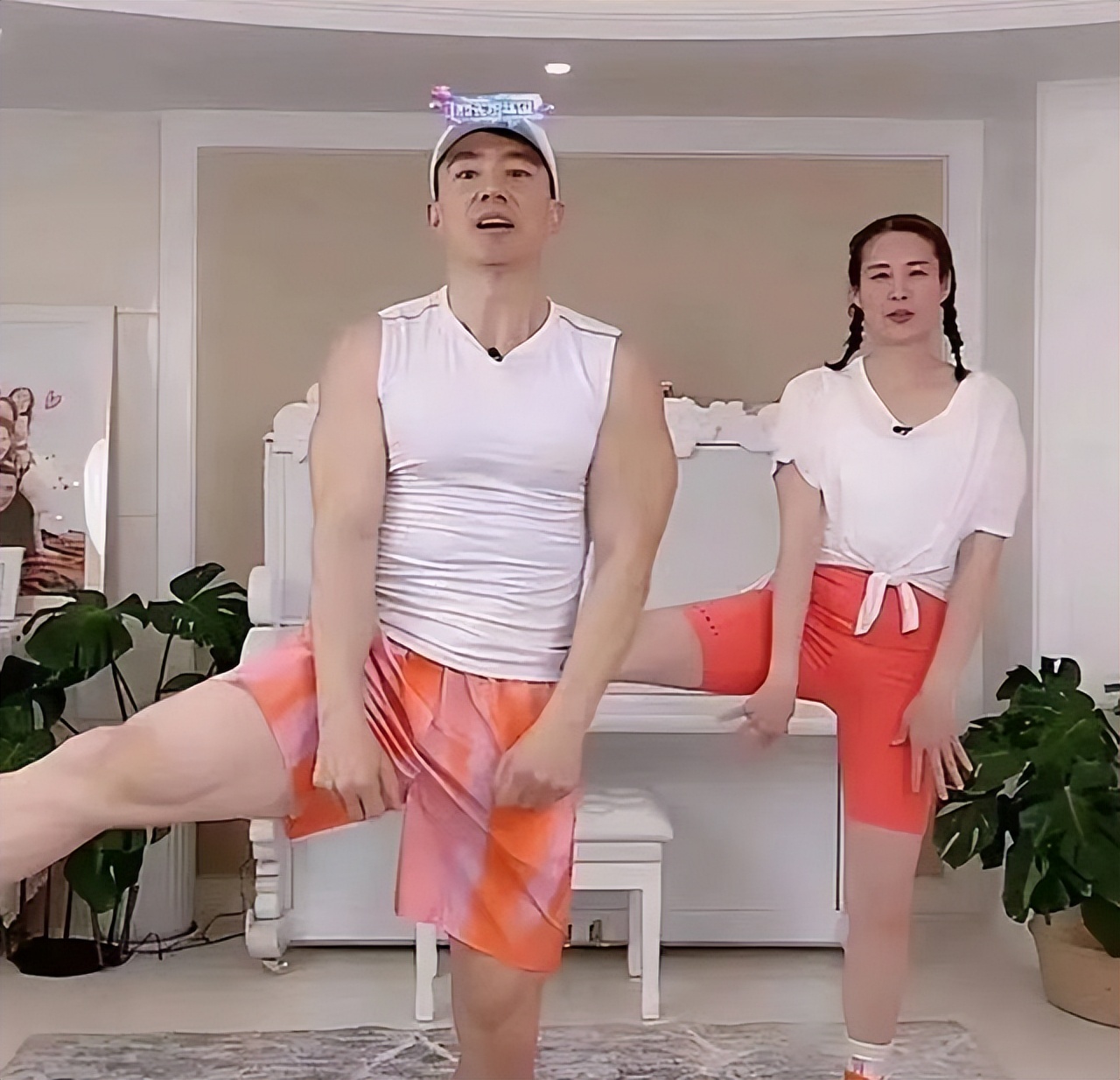 秦奋一共给刘畊宏刷了多少钱,秦奋打赏小杨哥