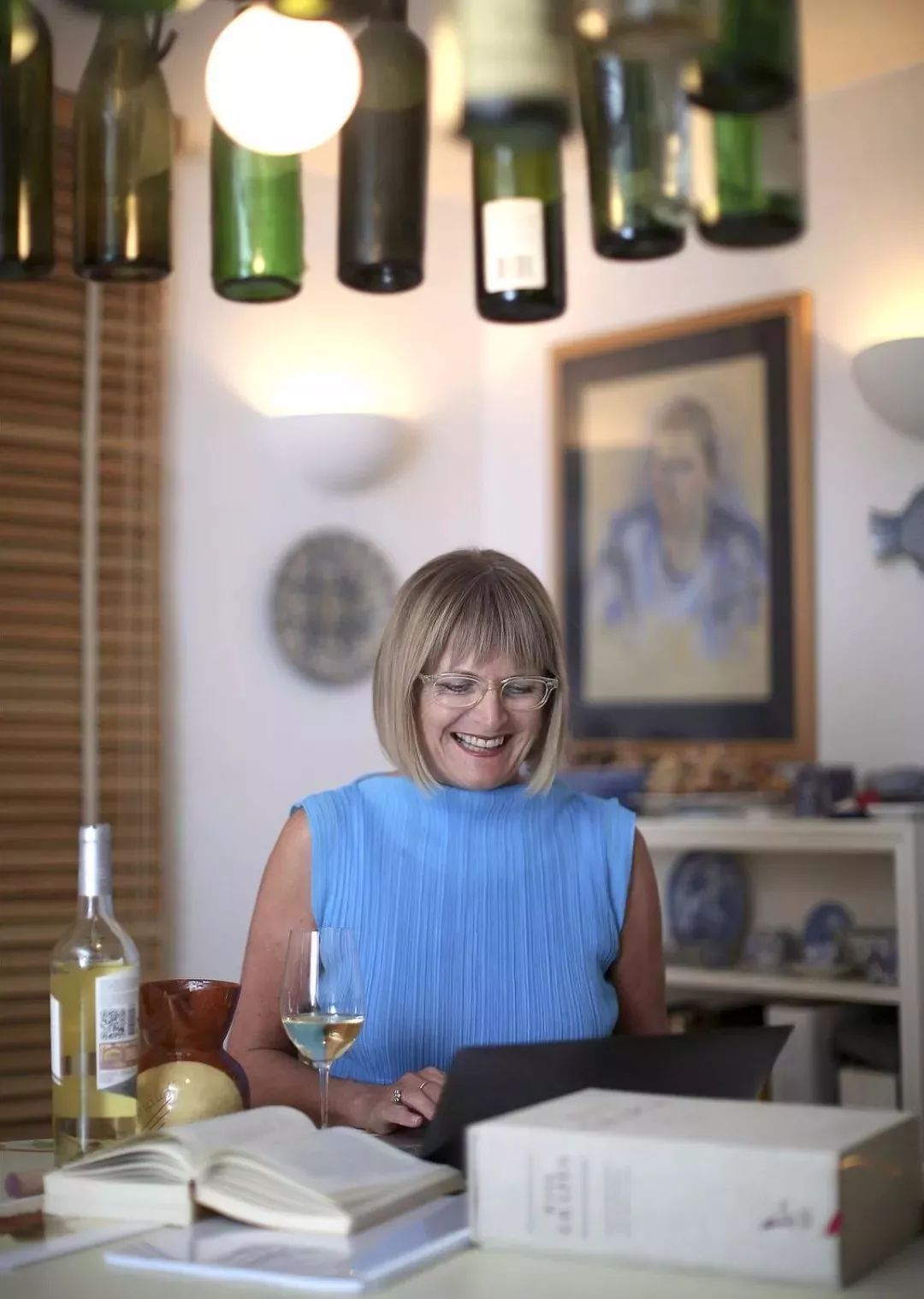 英国葡萄酒大师“葡萄酒王国第一夫人”给戎子葡萄酒高度评价