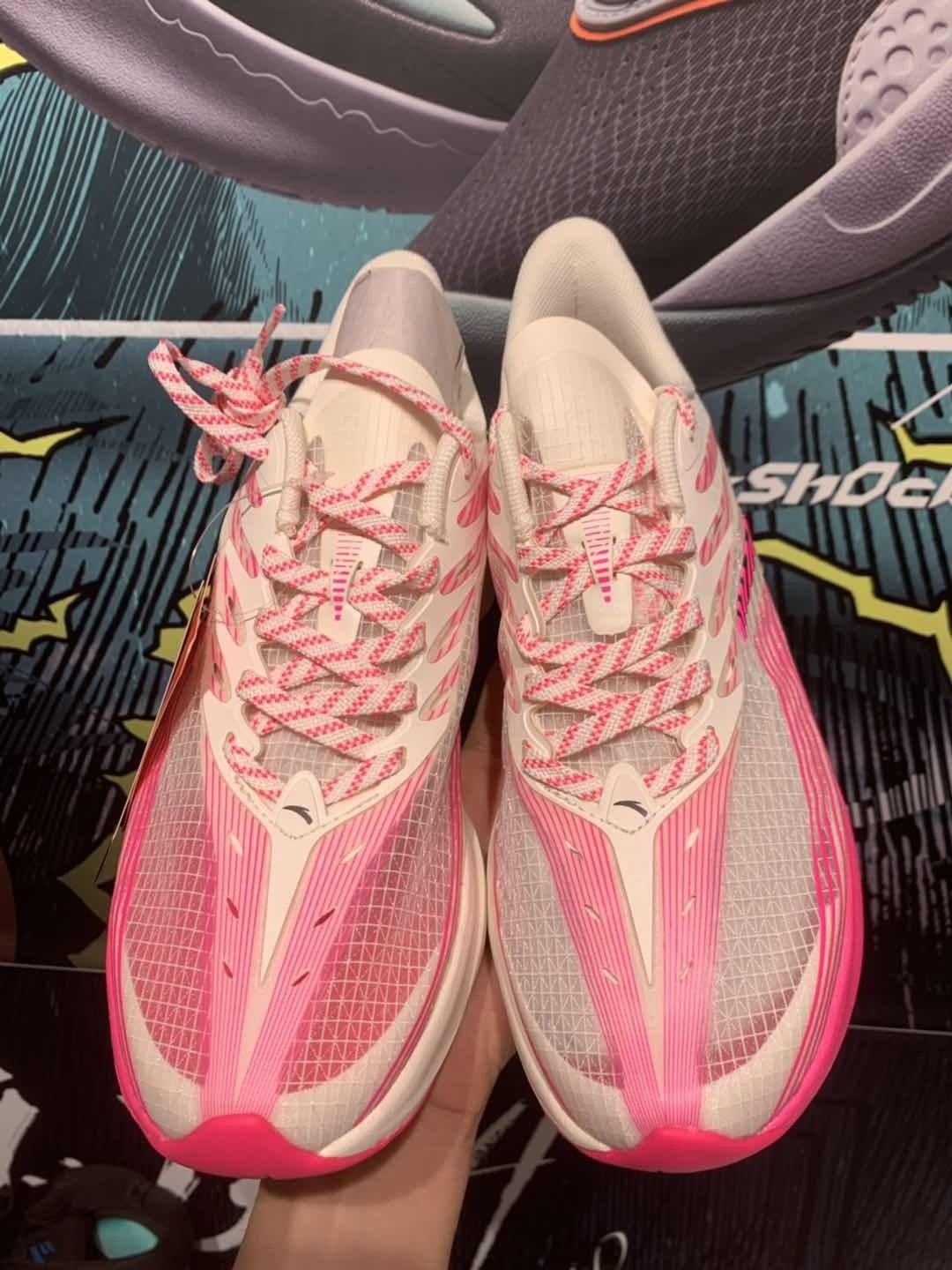 谷爱凌同款跑鞋,安踏冠军跑鞋2代pro谷爱凌配色