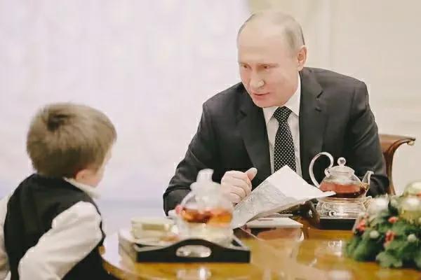 中国给普京送的什么狗狗,从名犬到名表