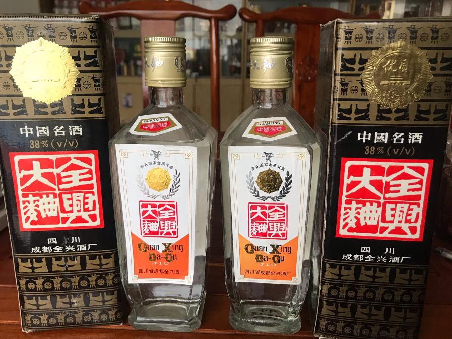 永丰蓝瓶和红星二锅头蓝瓶哪个好,永丰二锅头为何比红星跟牛栏山贵