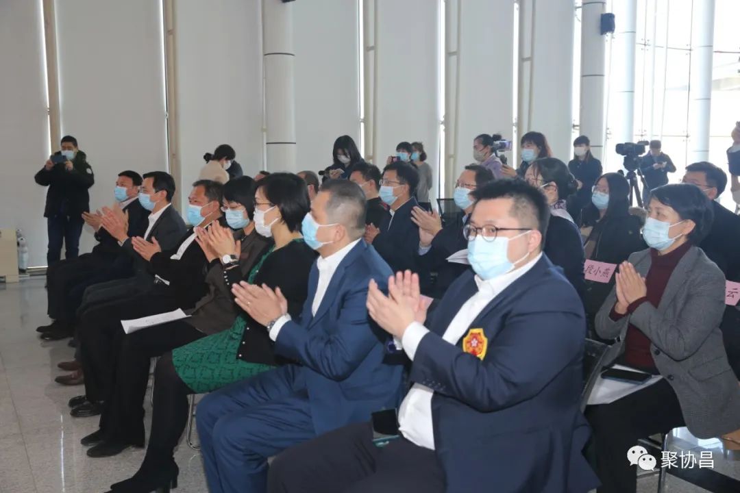 香港疫情严峻，聚协昌再捐20万盒金花清感颗粒助力香港抗疫