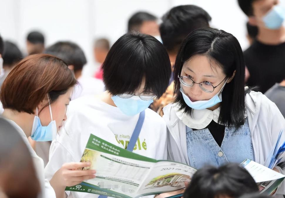 高考530分推荐上什么大学,高考成绩不好报什么专业就业容易