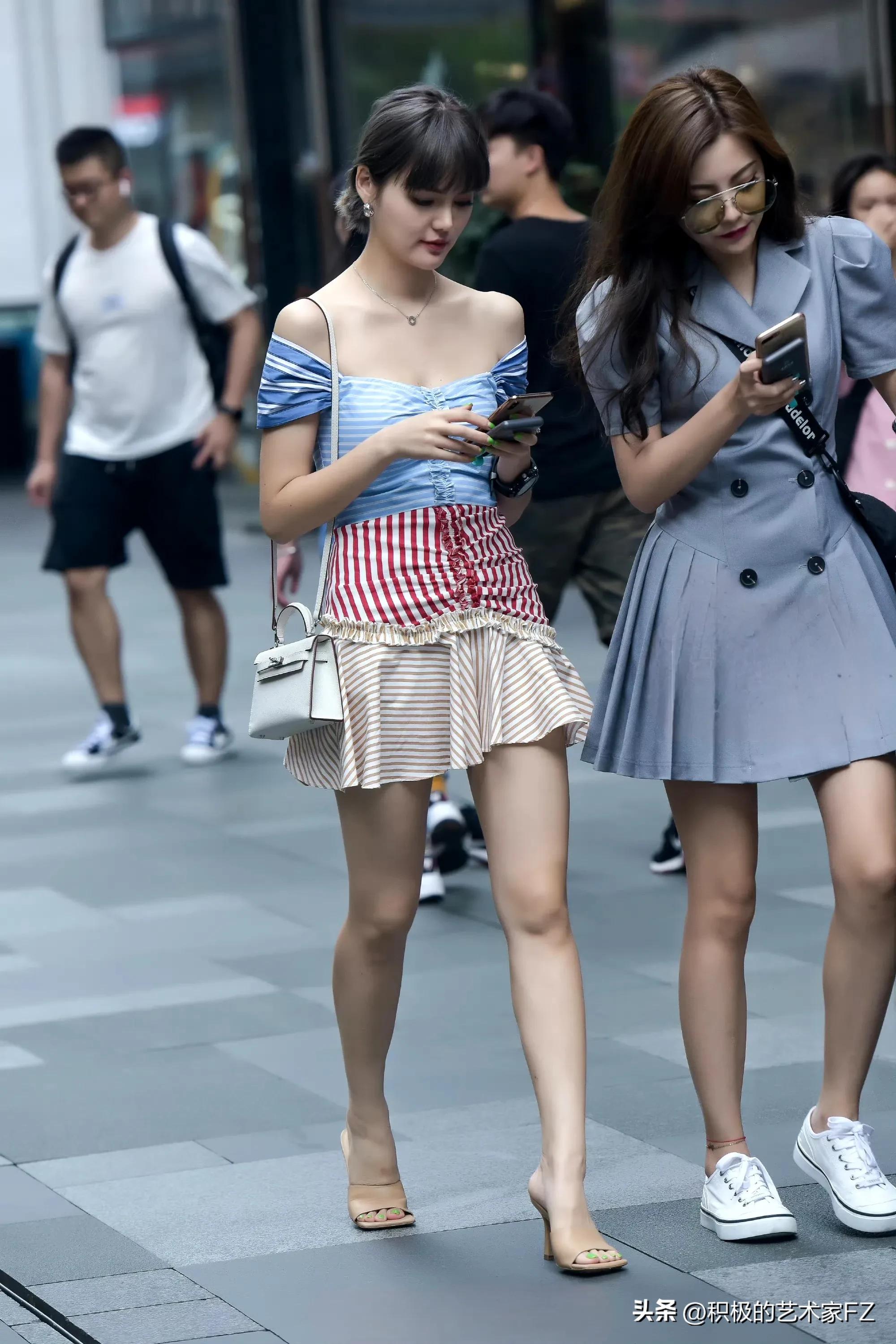 荷叶边连衣裙街拍,街拍时尚穿搭连衣裙复古